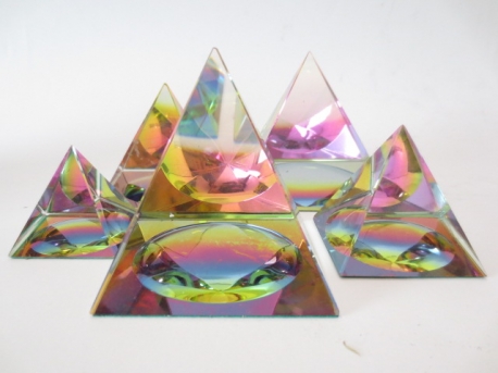 Kristallen Piramide kleur 6x6