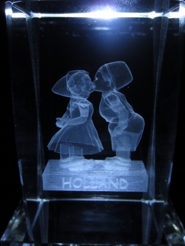 3D Kussend paar en Holland 