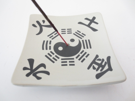 Wierookhouder Wit porcelein met Yin Yang en Jin Shui Tu en Hao